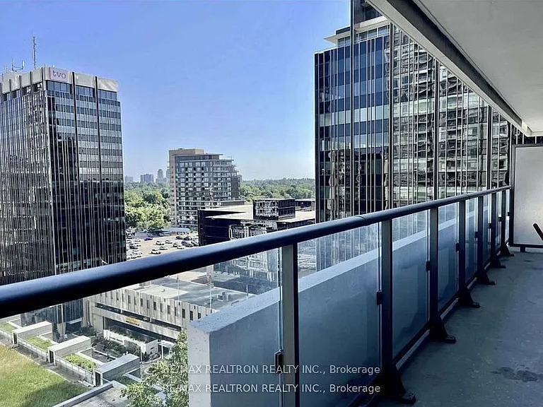 2221 Yonge St #1007 — Photo 9