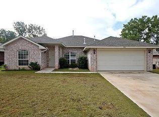 508 Bent Tree Rd, Noble, OK 73068