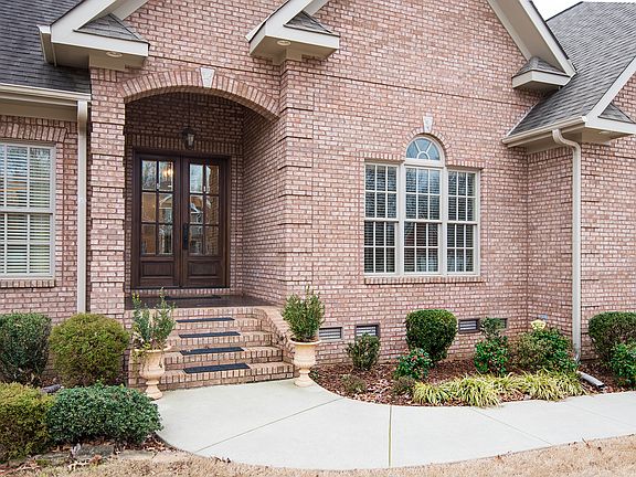 2nd image of 201 Tanglewood Dr