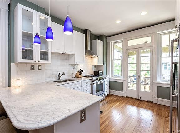 3rd image of 2711 Grove Ave #U4
