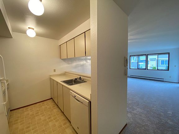 3rd image of 12542 35th Ave NE #117