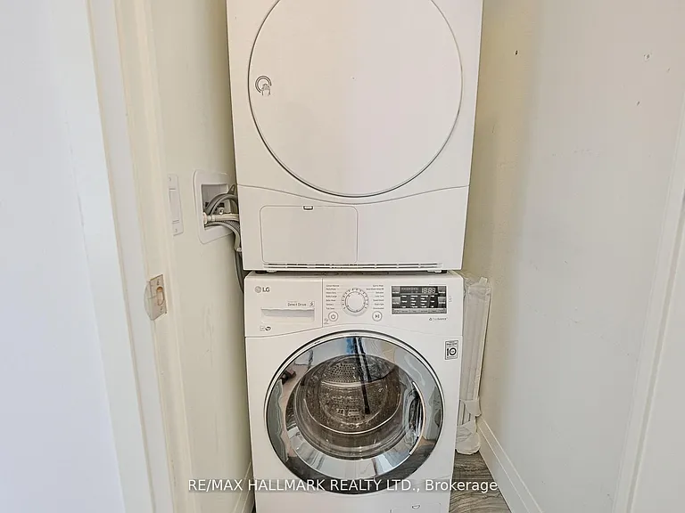 151 Avenue Rd #601 — Photo 26