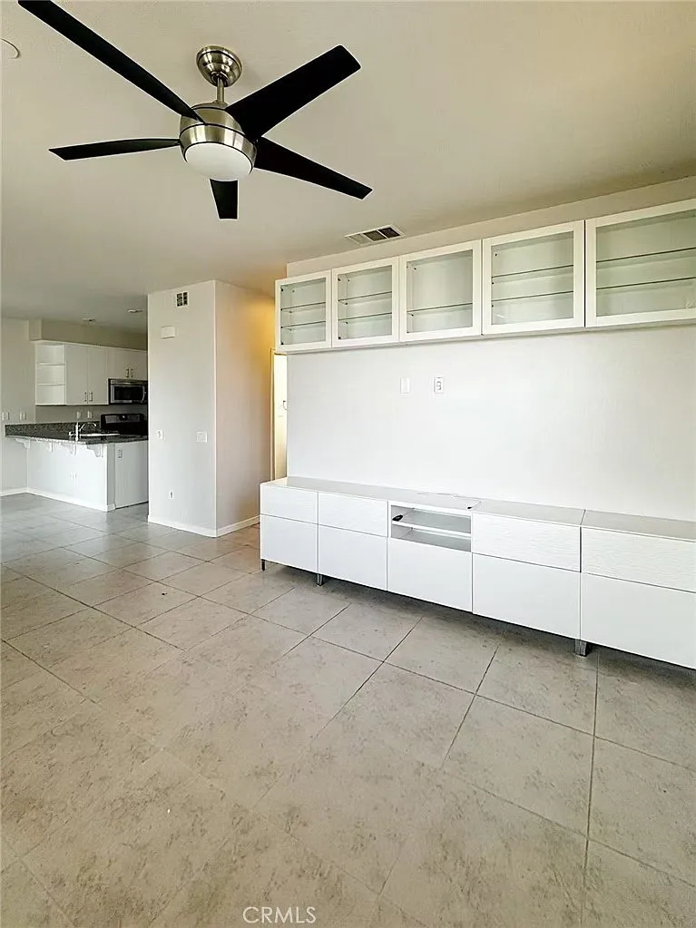 2 bed, 1190 sqft, $3,100 — Photo 3
