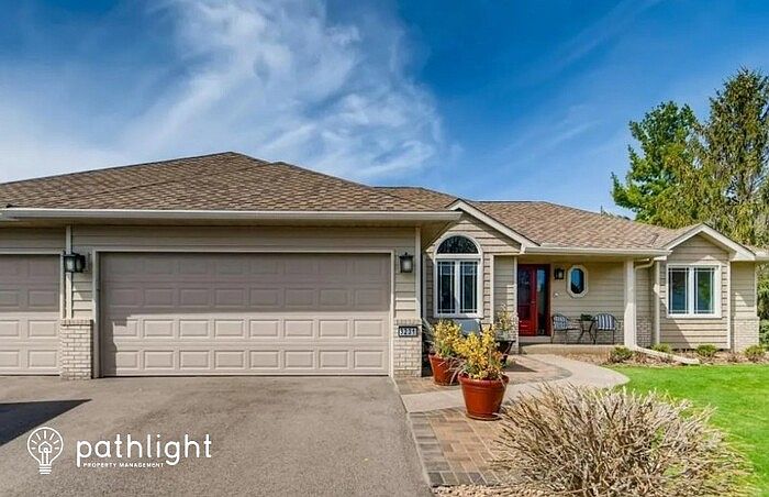 1st image of 3231 Black Oak Dr