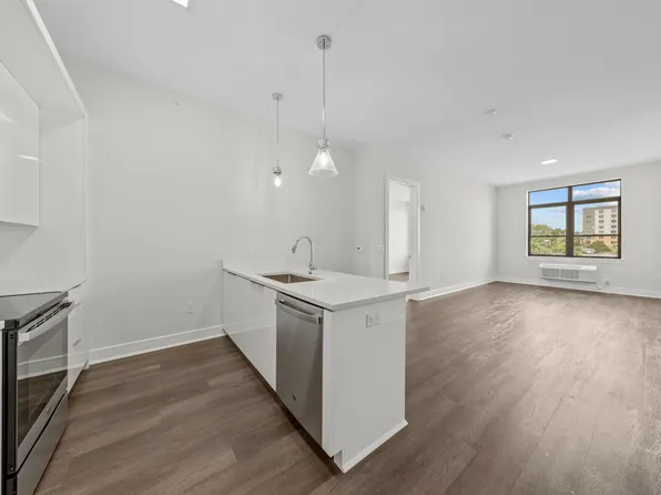 121 34th Street image 112 of 213