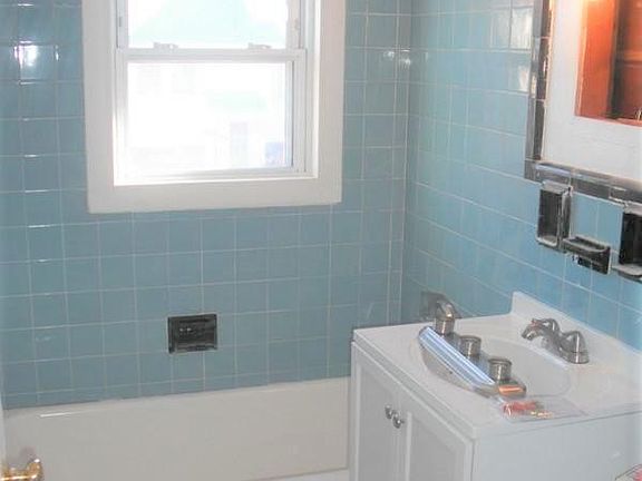2nd image of 12 Linden St APT 6
