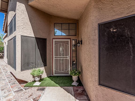 3rd image of 2348 W COMSTOCK Drive