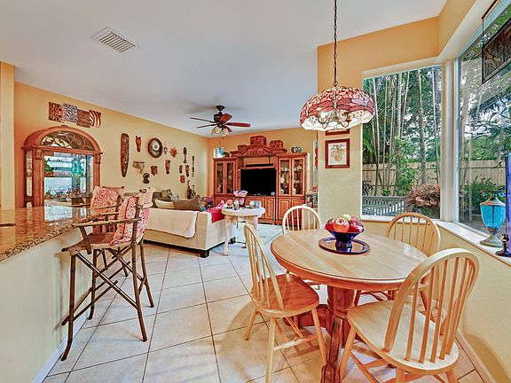 5th image of 4062 Plumbago Pl