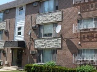 5710 108th St, Chicago Ridge, IL 60415