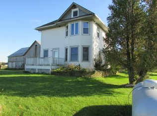 6225 E Hillcrest Rd, Two Rivers, WI 54241