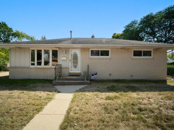 1825 West Kimberly AVENUE, Milwaukee, WI 53221