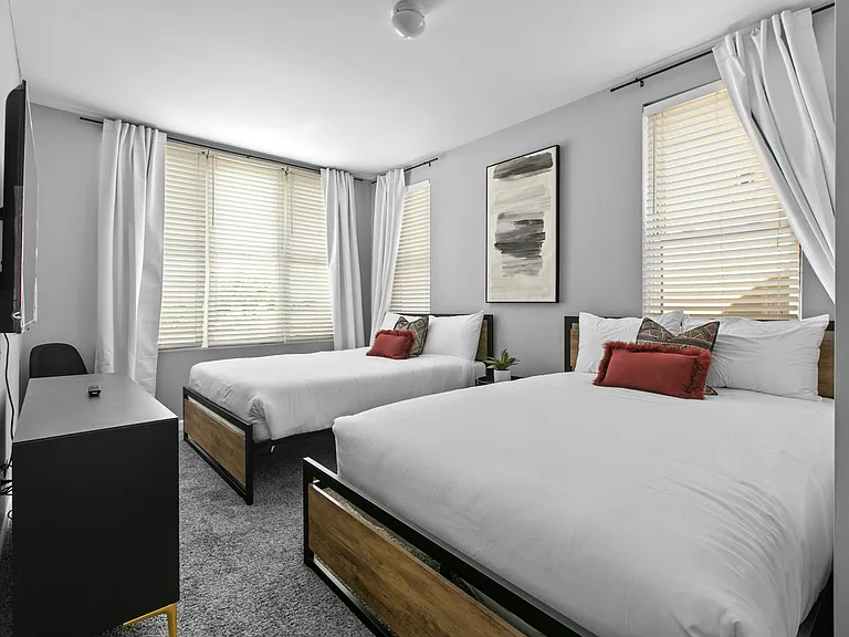 2249 W Monroe St #4 — Photo 18