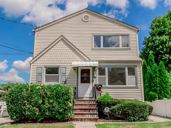 59 Wood St, Lynbrook, NY
