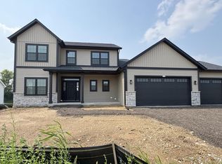 1750 Hammock Ln, Oconomowoc, WI 53066