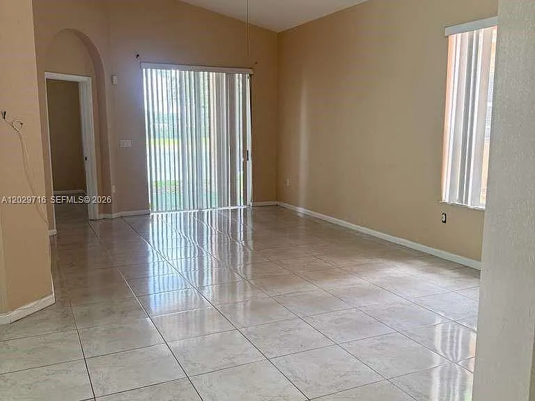 3766 NE 9th Ct — Photo 6