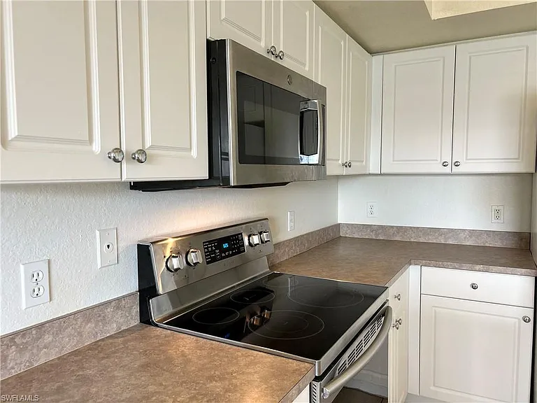 6143 Hendley Ct — Photo 14