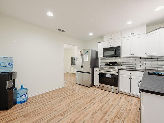 5th image of 4209 Pleasant Dr