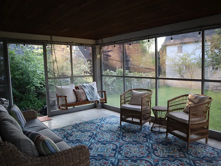 220 W Cedar St — Photo 13
