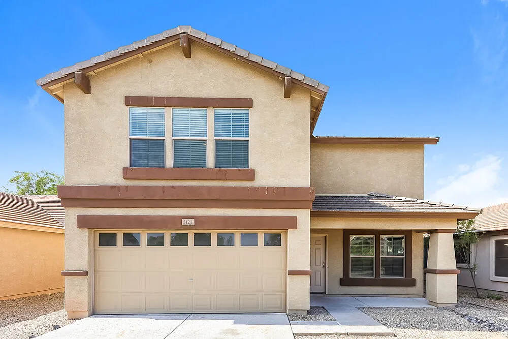 4 bed, 2.5 bath, 2040 sqft, $2,190 — Photo 1