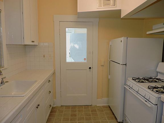 4th image of 2601 E St #A