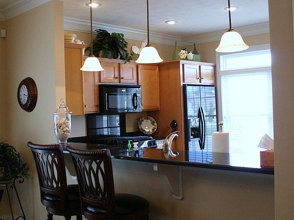 5th image of 18082 Cloverleaf Dr S