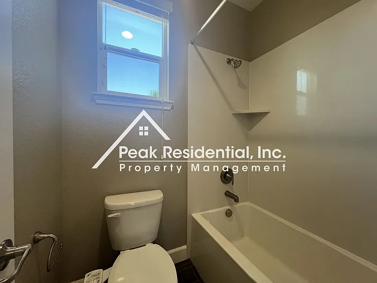 9369 Sierra Creek Dr — Photo 16