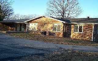 2nd image of 818 Woodland Dr