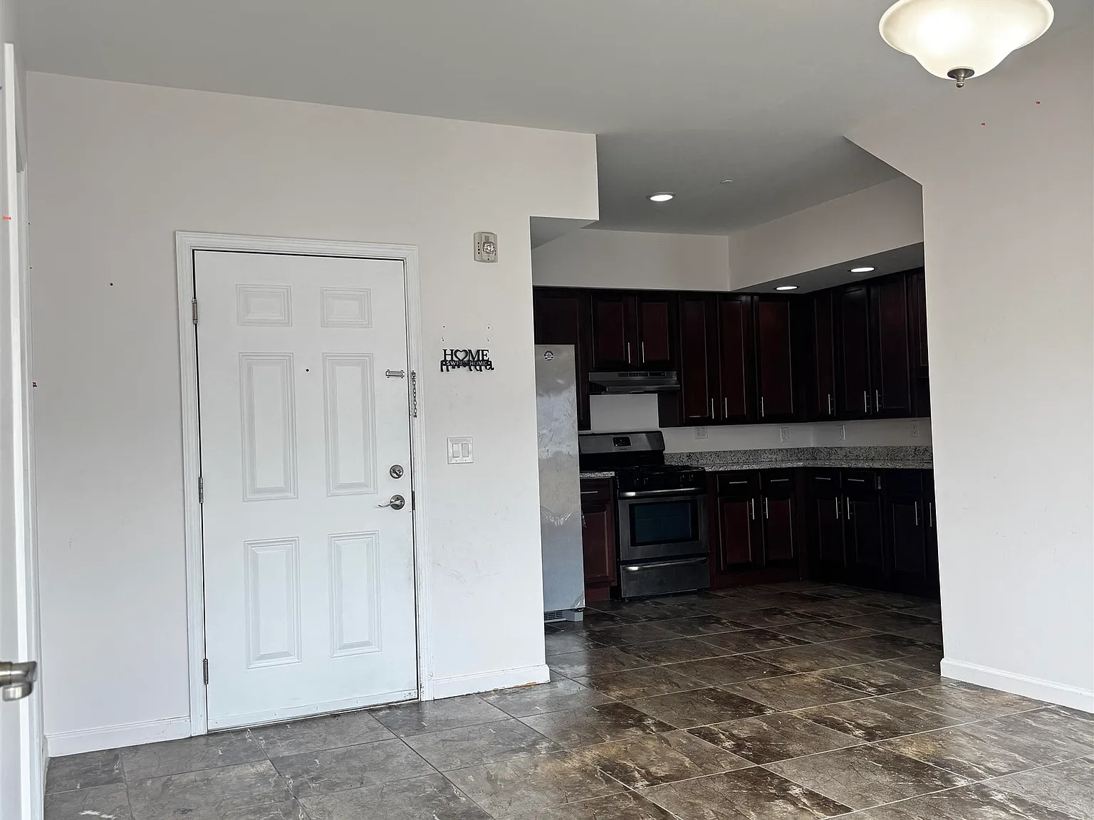 Studio, $2,500 — Photo 4