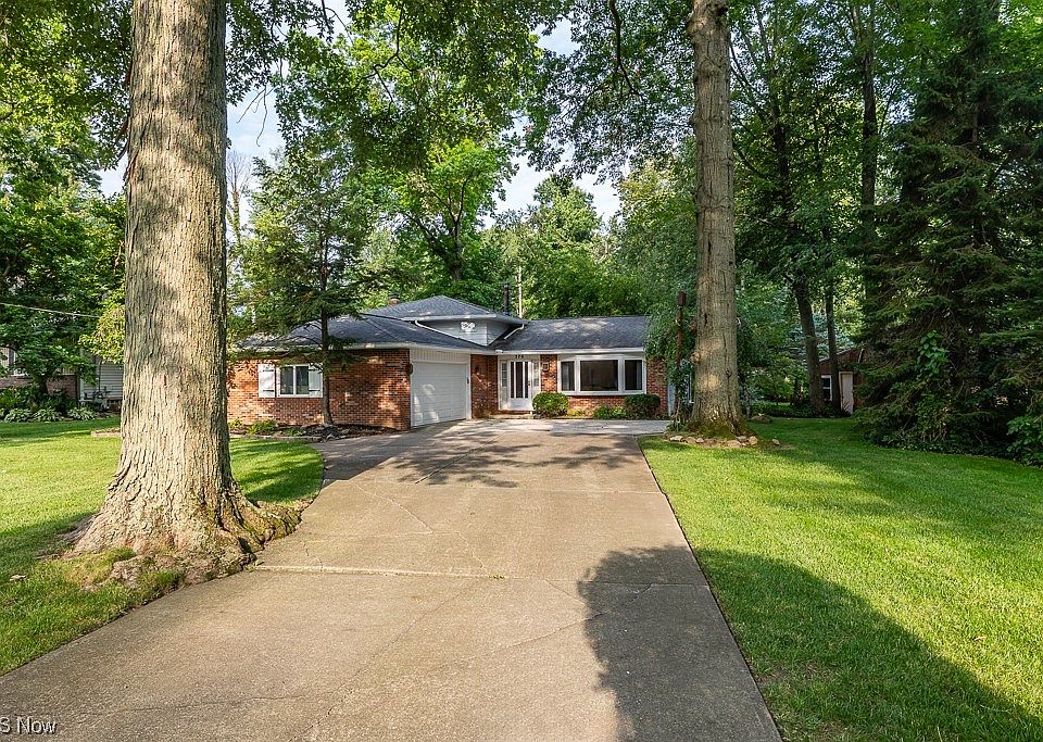 1st image of 576 Buckeye Dr