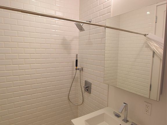 5th image of 26 Vandam St #3ER