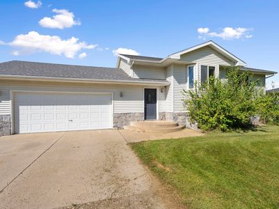 46466 Country Ln, Hartford, SD, 57033