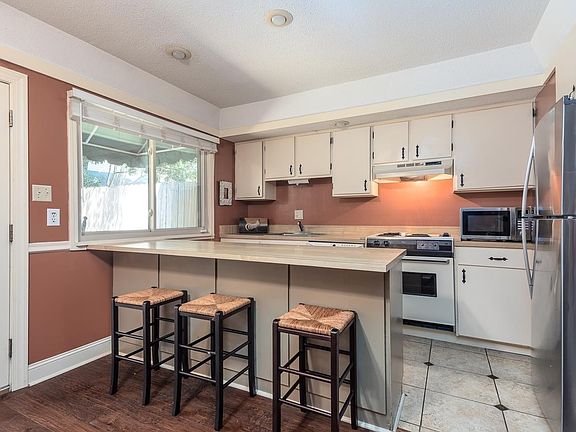 5th image of 5850 Kesswood Ct #5850