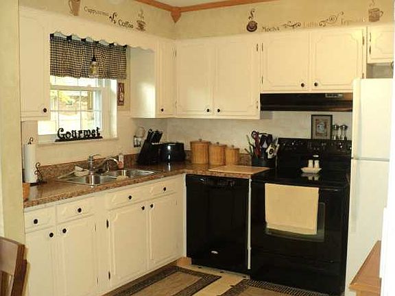 5th image of 123 Hillview St