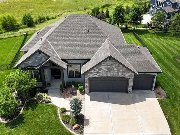 25005 W 114th St, Olathe, KS 66061