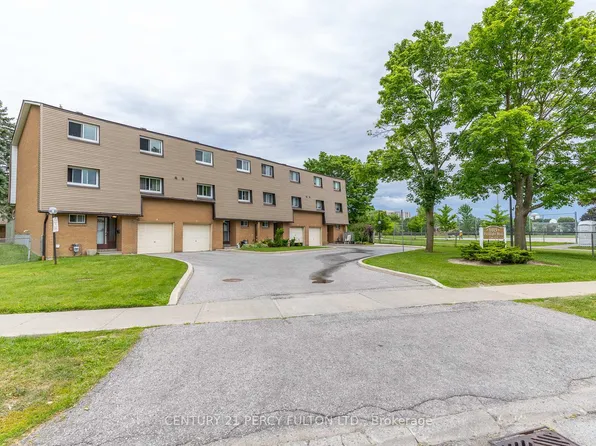 1415 Fieldlight Blvd #4, Pickering, ON L1V 2S3