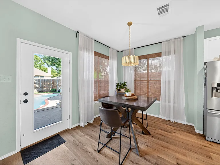 1011 Aylesbury Dr — Photo 25