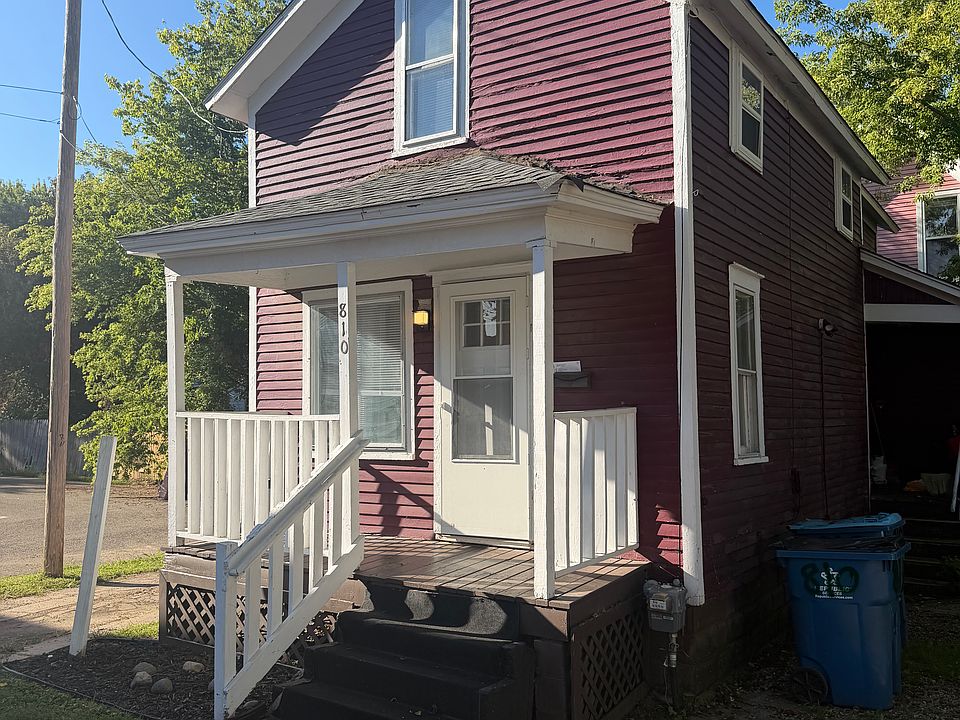 1st image of 810 W Walnut St