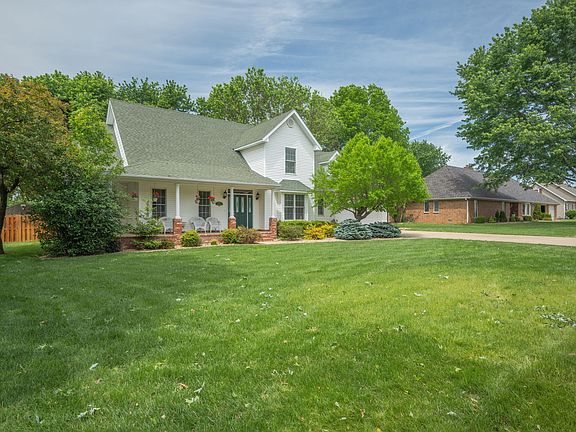 3rd image of 1402 Dierker Drive