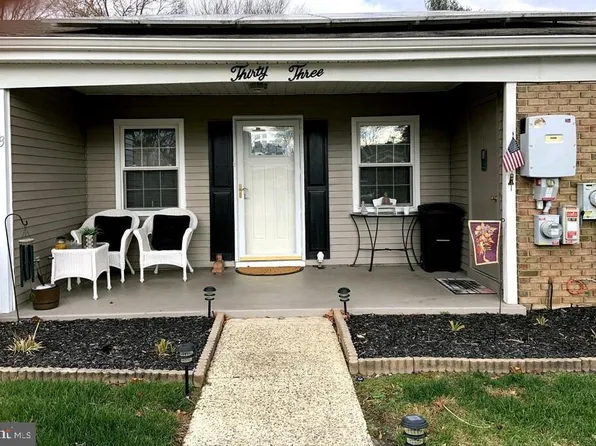 33 Sherwood Pl, Southampton, NJ 08088