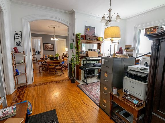 5th image of 62 Rowley St