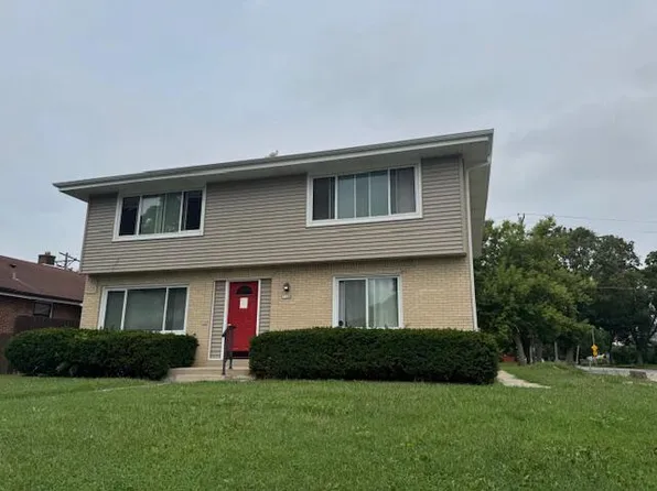 7100 West Hampton AVENUE, Milwaukee, WI 53218
