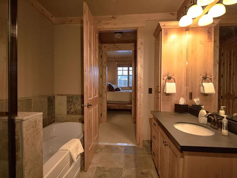 122 Hastings Dr #206 — Photo 4