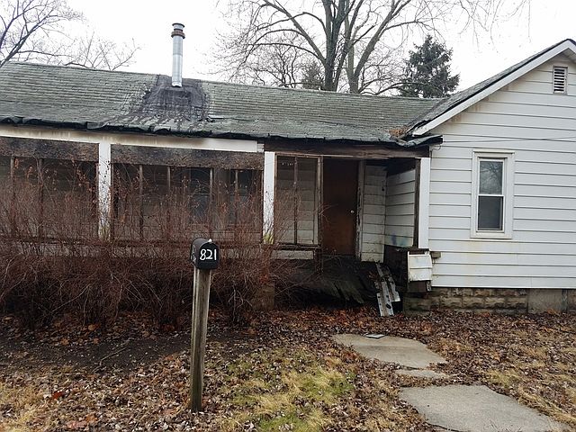 1st image of 821 N Oak St
