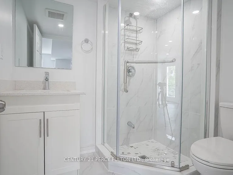 1040 Foxtail Cres #BASEMENT — Photo 20