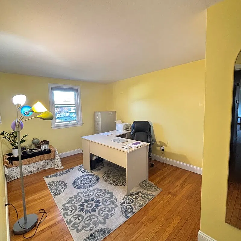 3 bed, 2.0 bath, 1300 sqft, $3,500 — Photo 4