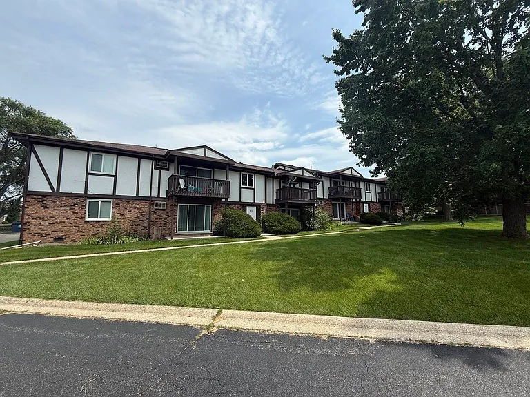 1032 Shagbark Rd #2H — Photo 4