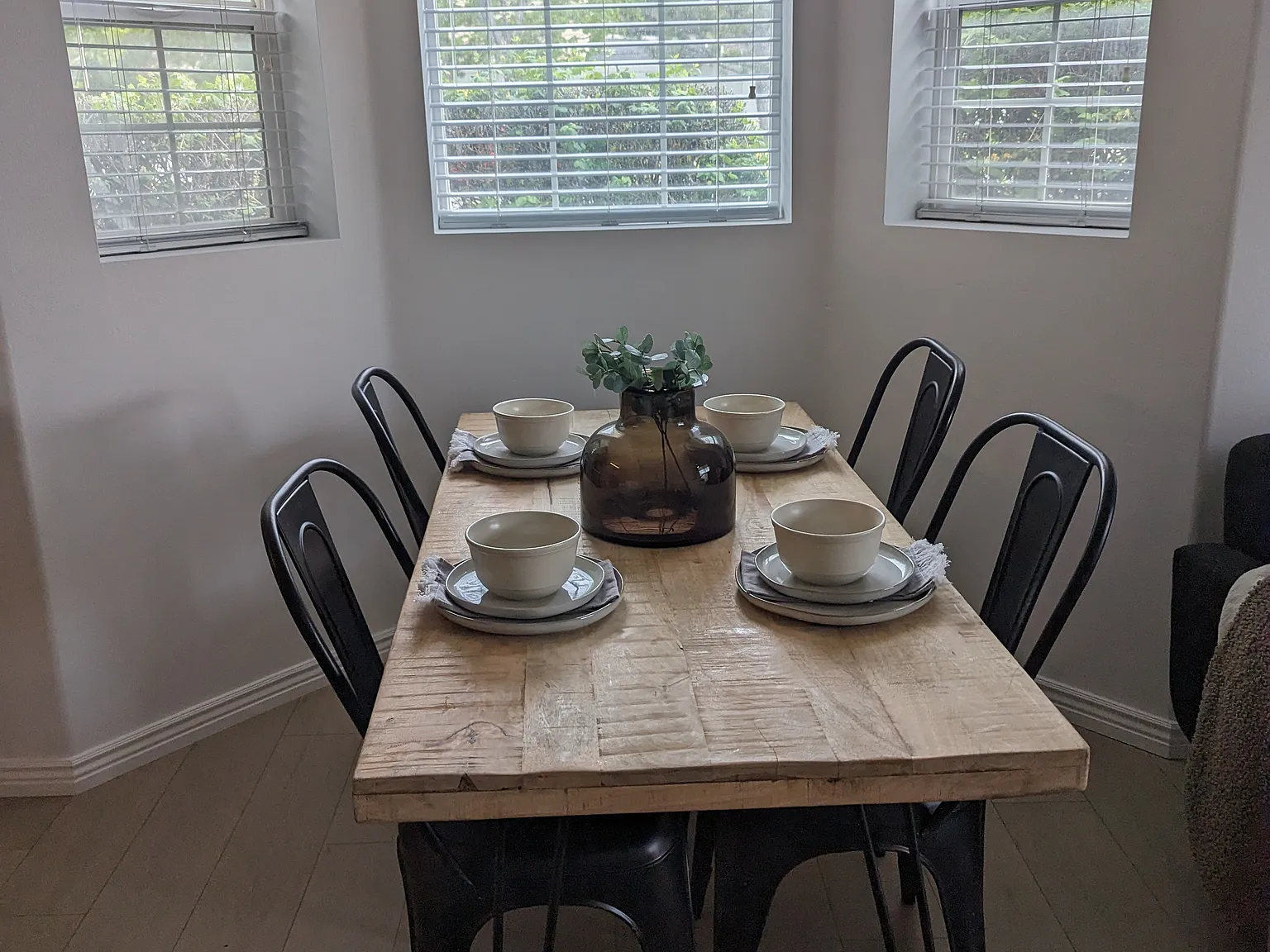 3 bed, 2.0 bath, 1273 sqft, $2,100 — Photo 4