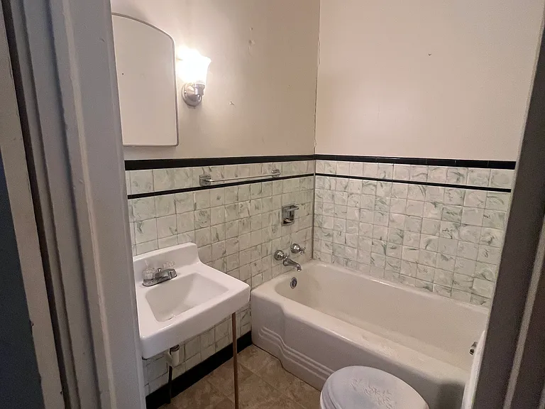 176 Washington Ave #A — Photo 5