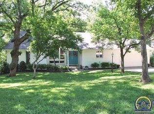 5101 SW Redbud Ln, Topeka, KS 66606