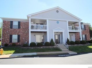 27 Berview Cir APT D, Saint Louis, MO 63129